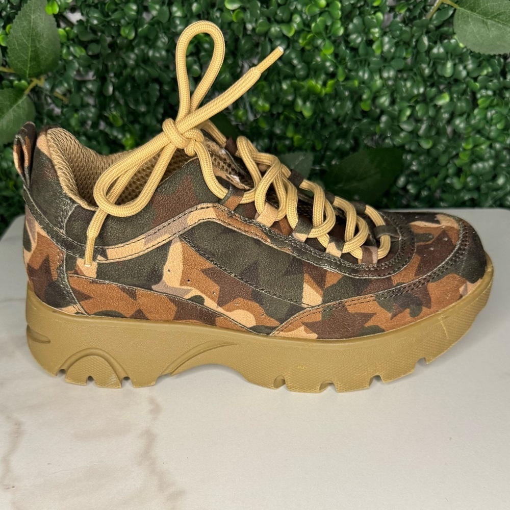 Steve Madden Camouflage Sneakers with Orange Accent - Picture 8 of 11